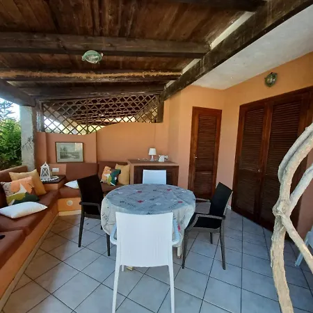 Ferienwohnung Casa Sibilla Bi-Locale Con Terrazza A 60 Metri Dal Mare Marinella  Exterior foto