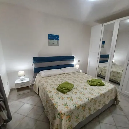 Ferienwohnung Casa Sibilla Bi-Locale Con Terrazza A 60 Metri Dal Mare Marinella  Exterior foto